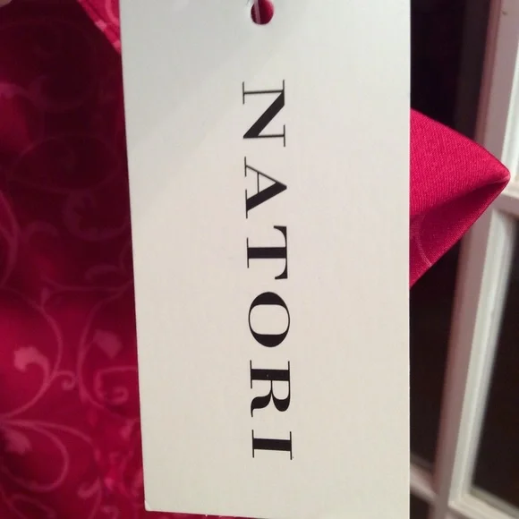 Natori Fuschia Satin Robe size XS/NWT